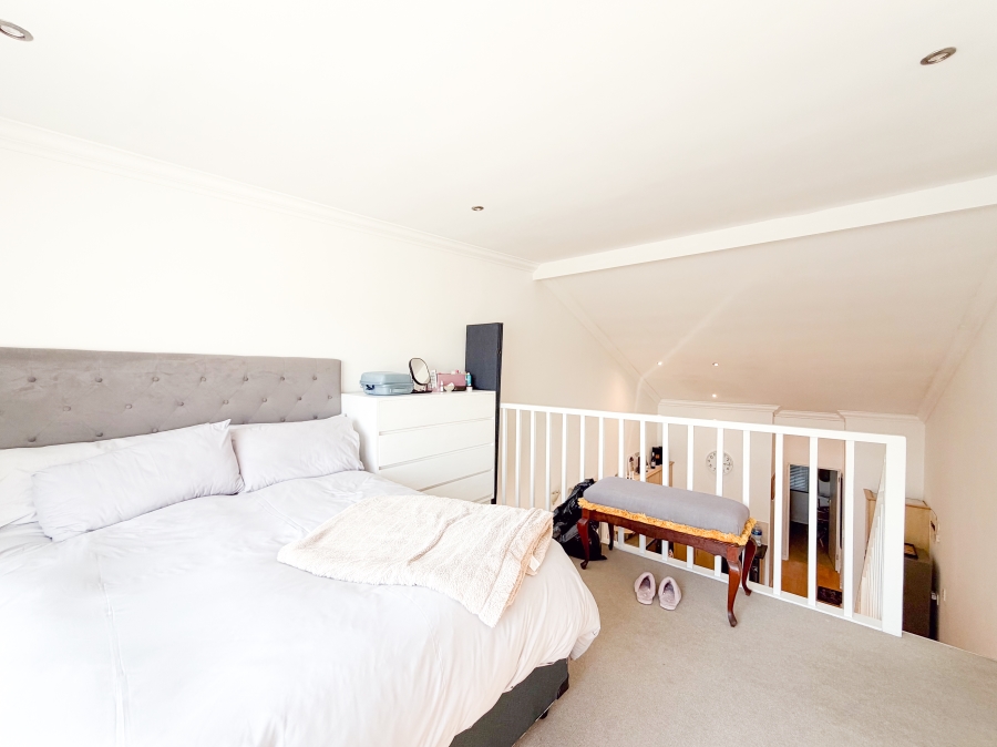 To Let 2 Bedroom Property for Rent in Wynberg Upper Western Cape